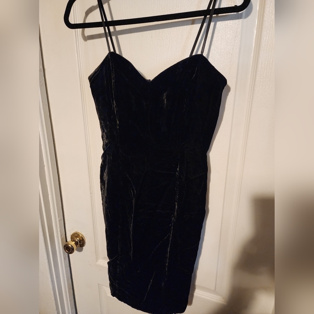 The Limited Black Velvet Dress Size 8 - Picture 2 of 4